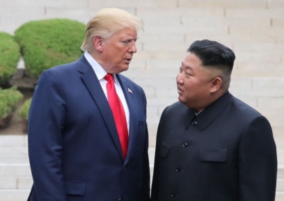 '돌아온 트럼프'에 선 그은 김정은…"갈 데까지 가봤다"