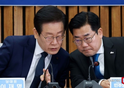 [포토] 대화하는 이재명-박찬대