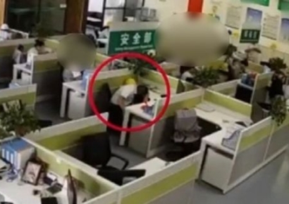 "감히 사무실에서 낮잠을 자?" 20년 일한 직원 1시간 잤다고 해고한 회사