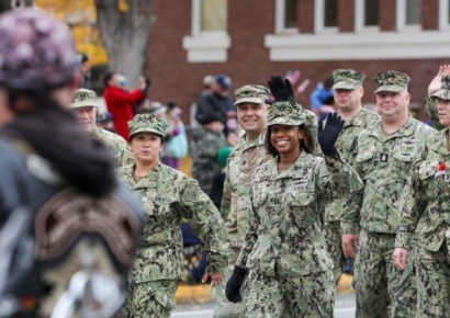 "성전환 군인 다 나가" 트럼프 말대로면…미군 1만5000명 채울 방법은