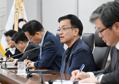 최상목 "민생현장 점검…트럼프 2기 美정책 대전환 철저히 대비"