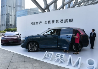 벤츠·BMW보다 비싼 화웨이 전기차, 팔리는 비결은 SW