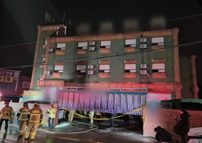 경기 화성 모텔서 화재…18명 부상