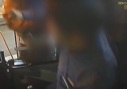 흡연 말린 버스기사에 소변테러·폭행까지…만취승객에 누리꾼 공분