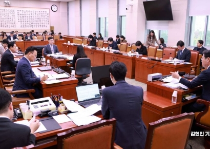 [포토] 법사위 1소위, ‘이사 충실 의무 추가’ 상법 개정안 논의