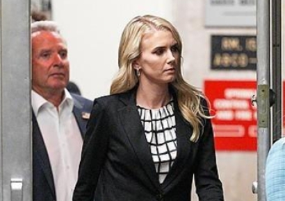 "스위티"라 부르며 긴밀한 관계…방송 진행자 출신 여성 '백악관 실세' 부상