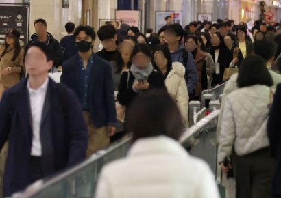 [포토] 쌀쌀해진 날씨, 북적이는 실내