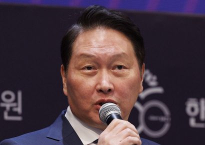 SK 최태원 "AI시대 인재, 문제 파악·방법론 찾는 능력 갖춰야"