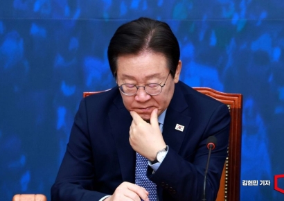 [포토] 생각에 잠긴 이재명 대표