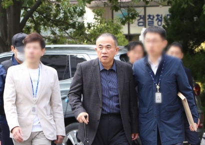 명태균 "검찰 사건 조작, 녹음 틀면 다 나와"…고성 지르다 결국 퇴정