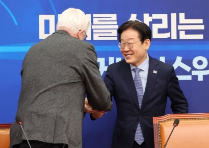 이재명, '무죄' 후 민생행보 박차…"신재생 에너지 사회로"