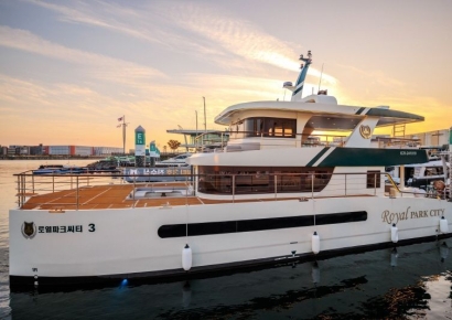 DK아시아, 로열파크씨티 3호 요트 진수식 가져