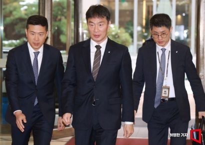 [포토] 은행지주 이사회 의장과의 간담회 참석한 금감원장