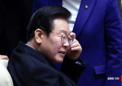 "이제 대통령 해주세요"…이재명, 이장직 관두자 팬들이 건넨 말