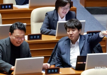 이준석 "尹, 처음 만난 날 '선관위 털려고 했는데 못했다'고 말해"