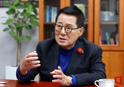 [만보정담]박지원 "국민을 편하게 만들어주는 게 정치"