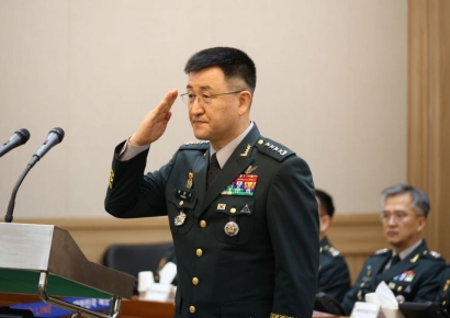 계엄사령관에 군서열 1위 합참의장 대신 육참총장… 왜?