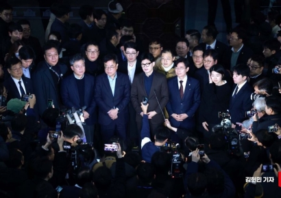 '목격담'서 '후일담'으로…한동훈, 정치 재개 초읽기[정국돋보기]
