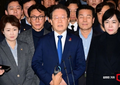 [포토] 이재명 “계엄 선포, 명백한 불법…尹 명령도 위헌·무효”