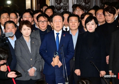 민주당 "새판짠다"…尹대통령 추가 '계엄' 경계 속 탄핵안 집중