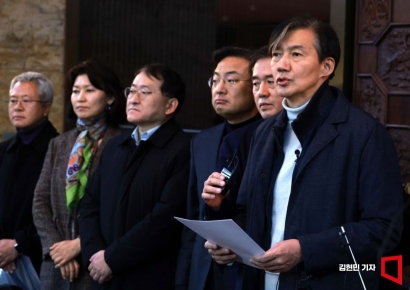 조국 "尹 탄핵소추 요건 완성…내란죄 현행범 체포해야"[포토]