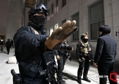 "계엄 당시 국회에 병사 61명 투입"…尹 담화 주장과 엇갈려