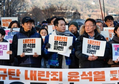 "한국, 이상하고 위험한 나라"…계엄소식에 日 누리꾼 반응
