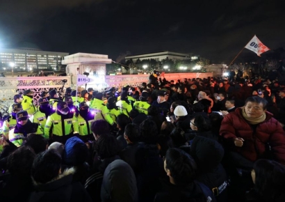 장기불황 문턱 경고음…내년 성장률 1%대 전망 잇따라 