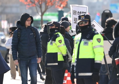 韓, 졸지에 '여행위험 국가'…美·日 등 자국민에 주의 당부
