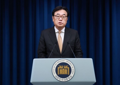 경찰, 정진석 전 비서실장 입건…PC 파쇄지시 의혹수사