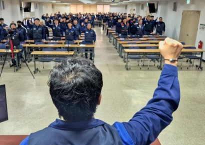 "尹 정권 퇴진 요구"…부분 파업 돌입하는 현대차·한국GM