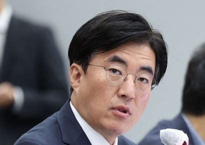 민주 "한덕수, 국정을 욕망 저울질에 이용하지 말라…거취 명확히 해야"