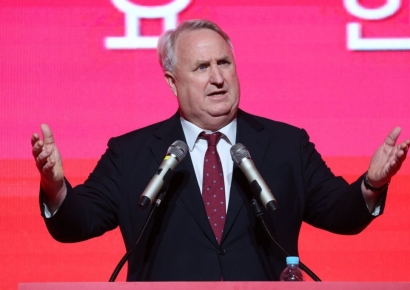 '탄핵 반대' 외치더니 BBC 인터뷰서 "尹, 대가 치르는 것" 질책 쏟아낸 인요한