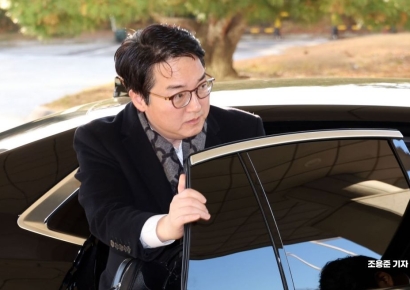 [포토] 대검찰청으로 출근하는 심우정 검찰총장