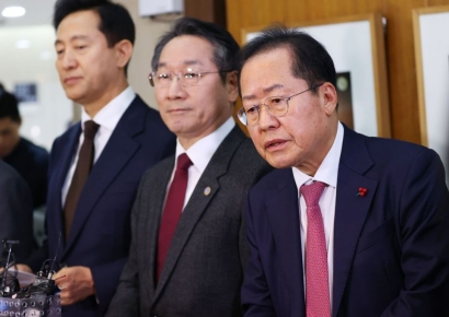 오세훈·홍준표 "尹 대통령, 2선 물러나야"…임기단축 개헌 입장 촉구(종합)