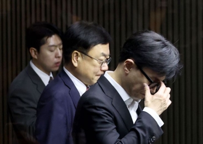 與 "탄핵 반대 당론 유지…尹, 의원들 뜻 경청하고 고민하겠다고 해"