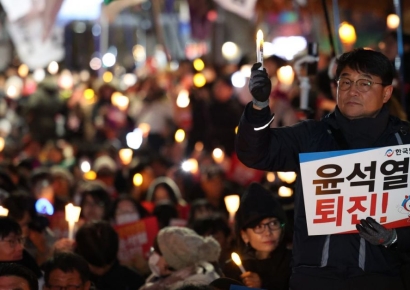 '처단 포고령'에 분노한 전공의, 내일 퇴진 집회 연다