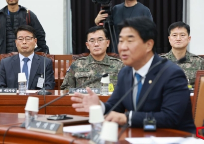 [포토] 비상계엄 현안질의 출석한 여인형 전 방첩사령관