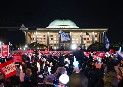 "비상계엄 자책골, 한일관계 악화 예상"…日 언론 '우려' 목소리