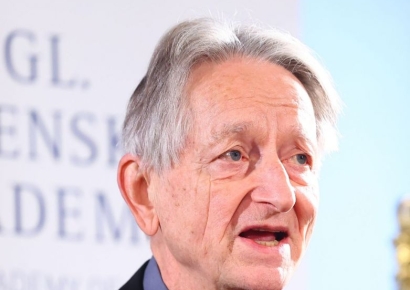 노벨상 AI 관련 수상자들 "통제불능 '초인적 AI' 심히 우려"