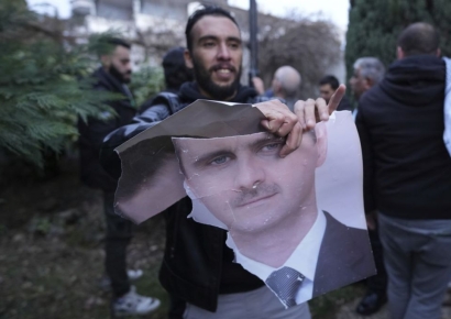 러시아 언론 "알아사드·가족, 모스크바 도착…망명 허가"