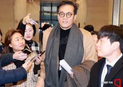 [포토] 거시경제 금융 현안회의 참석한 이창용 한국은행 총재