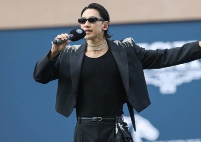 "비에 흠뻑 젖은 홍콩"…가수 비, 경마장 공연에 팬들 환호