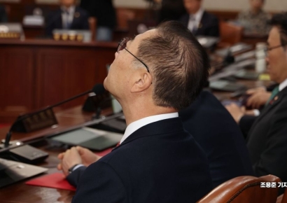 [포토] 생각에 잠긴 박성재 법무부 장관