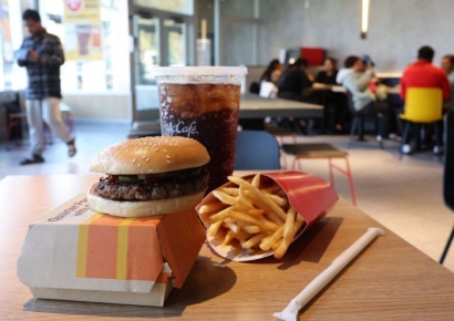 "여기 쥐 나온다"…총격범 제보 美 맥도널드 매장에 별점테러