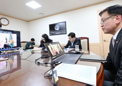 최상목·美재무장관 화상면담…"경제시스템 굳건, 긴급체계도 안정적" 