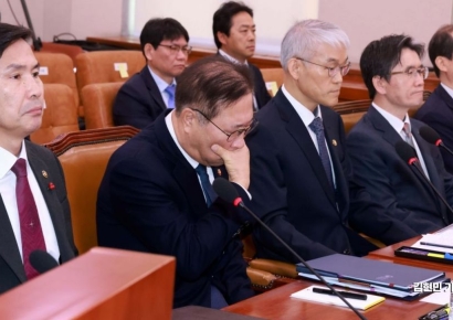 [포토] 비상계엄 현안질의 참석한 박성재 법무부 장관