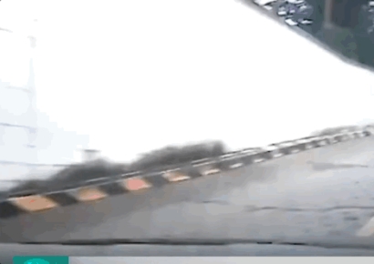 주차장 돌진 마을버스에 화들짝…누가 운전하나 봤더니 