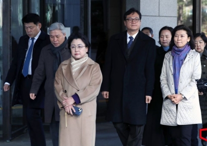 [포토] 침통한 표정의 조국혁신당 의원들