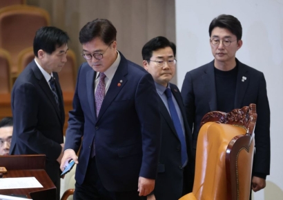 민주당, 여야 회동 거절…"권성동 인정 못해"